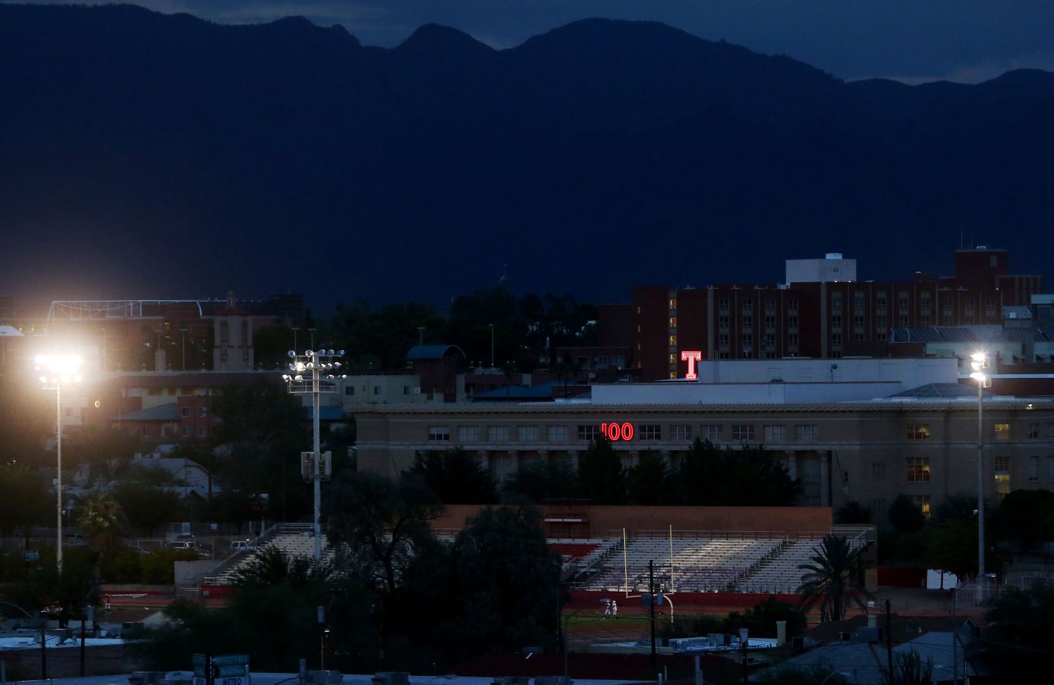 ÃÛèÖÖ±²¥ High School's Rollin T. Gridley Stadium